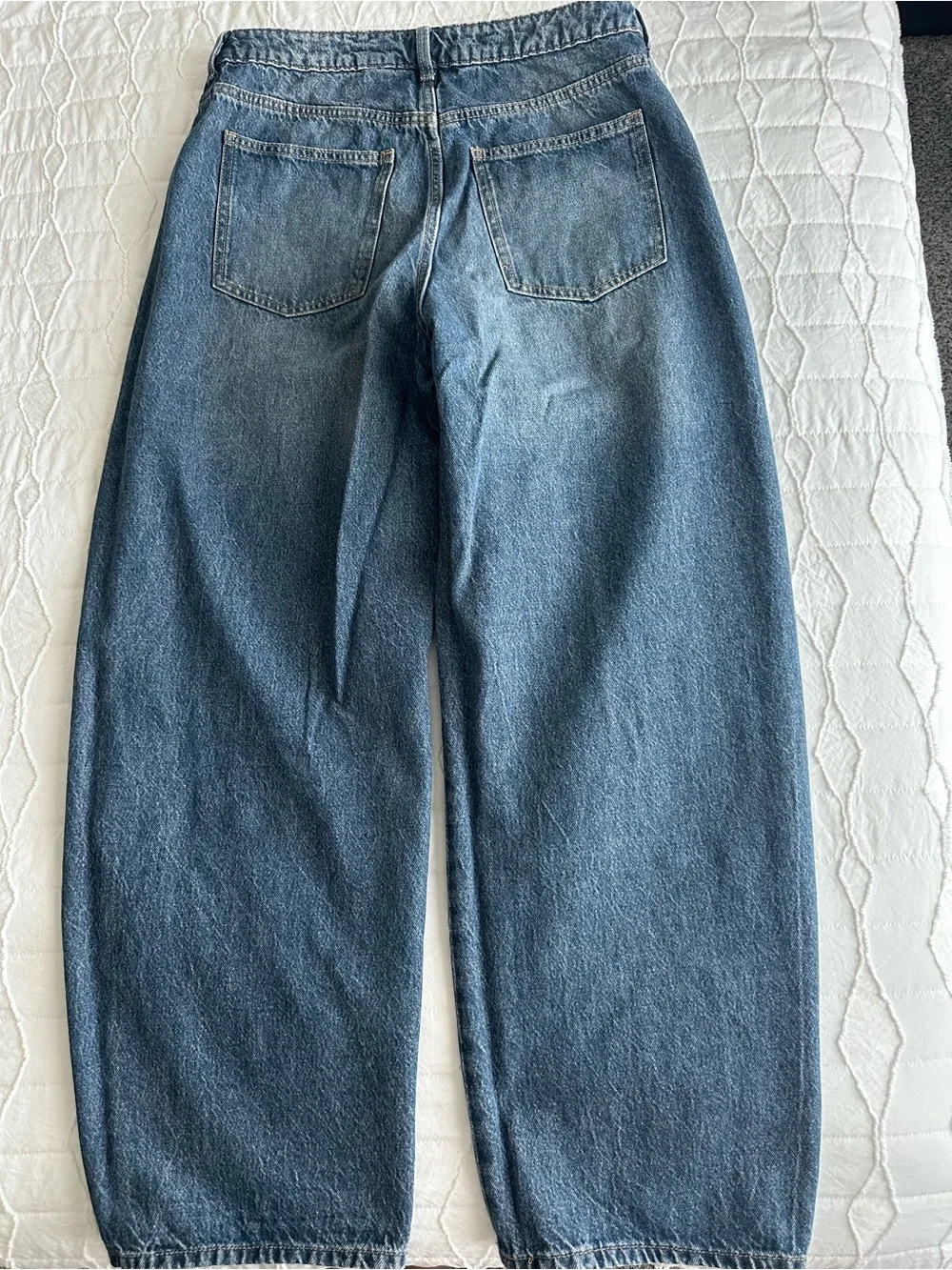 H&M Divided BARREL-LEG HIGH-WAIST JEANS